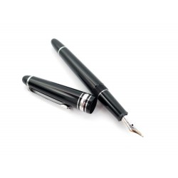 STYLO PLUME MONTBLANC ATTRIBUTS ARGENTE 