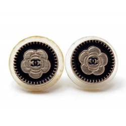 BOUCLES D'OREILLES CHANEL PUCES A CLOU CAMELIA AVEC LOGO CC EARRINGS 390€