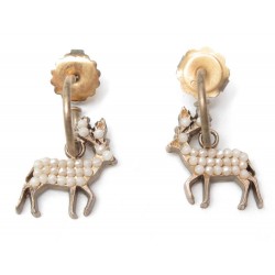 BOUCLES D 'OREILLES CHANEL PENDANTES CERF AVEC PERLES METAL DORE EARRINGS 450€