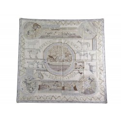 NEUF FOULARD HERMES CHEVAUX DE FRANCE DUMAS CARRE EN SOIE GRISE BOITE SCARF 360€