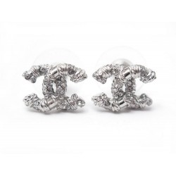 NEUF BOUCLES D OREILLES CHANEL PUCES LOGO CC METAL ARGENTE 2016 EARRINGS 500