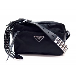 NEUF SAC A MAIN PRADA CLOUTE 1BC167 BANDOULIERE NYLON NOIR BLACK BAG 1100€