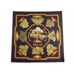 NEUF FOULARD HERMES LES BEAUX JOURS DE BONSAI CARRE EN SOIE NOIRE + BOITE 360€