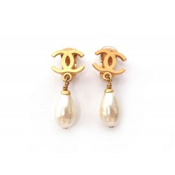 NEUF BOUCLES D'OREILLES CHANEL DORMEUSES LOGO CC PERLE METAL DORE EARRINGS 590€