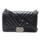 SAC A MAIN CHANEL BOY CHEVRON EN CUIR DE VEAU NOIR HAND BAG BLACK LEATHER 4180