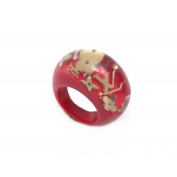 BAGUE LOUIS VUITTON INCLUSION MONOGRAM T53 EN RESINE ROUGE SAC POCHON RING 310€