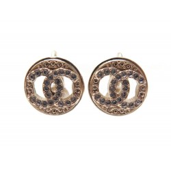 NEUF BOUCLES D'OREILLES CHANEL PUCES LOGO CC STRASS EN METAL DORE + BOITE 370€