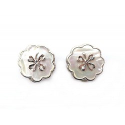 BOUCLES D'OREILLES CHANEL TREFLE EN METAL ARGENTE ET NACRE EARRINGS 390€