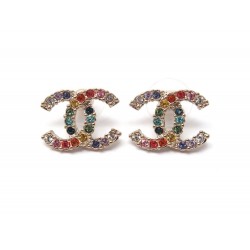 NEUF BOUCLES D'OREILLE CHANEL LOGO CC STRASS MULTICOLORS 1