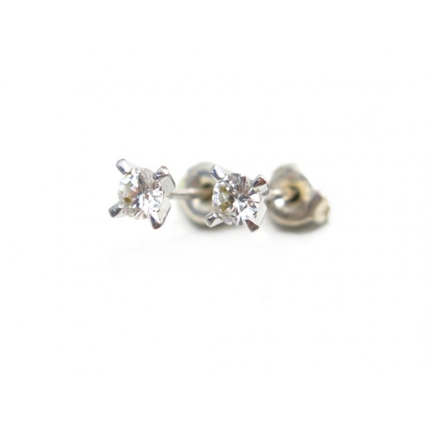 BOUCLES D'OREILLES PUCES SOLITAIRES EN OR BLANC & DIAMANTS 4MM 0.46 CT EARRINGS