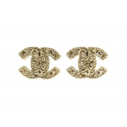 BOUCLES D'OREILLES CHANEL LOGO CC EN METAL DORE GOLDEN EARRINGS JEWEL 390€