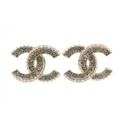 NEUF BOUCLES D'OREILLES CHANEL LOGO CC STRASS EN METAL DORE NEW EARRINGS 390€