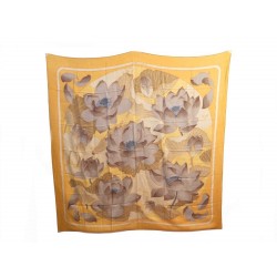 CHALE HERMES FLEUR DE LOTUS CARRE EN CACHEMIRE ET SOIE FOULARD JAUNE SCARF 920€