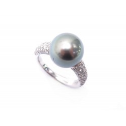 BAGUE SERTIE PERLE DE CULTURE NOIRE TAILLE 56 EN OR BLANC ET DIAMANTS 