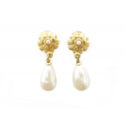 BOUCLES D'OREILLES CHANEL CAMELIA METAL DORE GOUTTE PENDANTE PERLE EARRINGS 570€