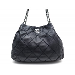 SAC A MAIN CHANEL EN CUIR MATELASSE NOIR CHAINE LOGO CC LEATHER HAND BAG 3700€