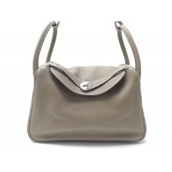 SAC A MAIN HERMES LINDY 30 CM CUIR ETOUPE 