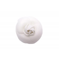 BROCHE CHANEL CAMELIA TOILE BLANC 