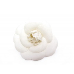 VINTAGE BROCHE CHANEL CAMELIA FLEUR TISSU BLANC WHITE CANVAS FLOWER BROOCH 690€