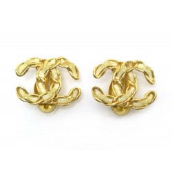 BOUCLES D'OREILLES CHANEL LOGO CC ENTRELACE EN METAL DORE EMAIL EARRINGS 570€