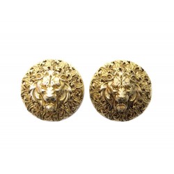 BOUCLES D'OREILLES CHANEL TETE DE LION 1960 44MM EN METAL DORE HEAD EARRINGS