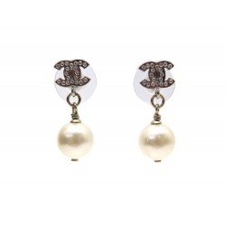 NEUF BOUCLES D'OREILLES CHANEL LOGO CC ET PERLES A36138 EN METAL EARRINGS 360€