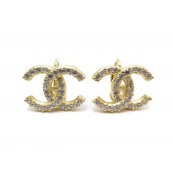 NEUF BOUCLES D'OREILLES CHANEL LOGO CC STRASS EN METAL DORE NEW EARRINGS 390€