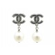 NEUF BOUCLES D'OREILLES CHANEL CC EN METAL BLEU PERLES PENDANTES EARRINGS 480€