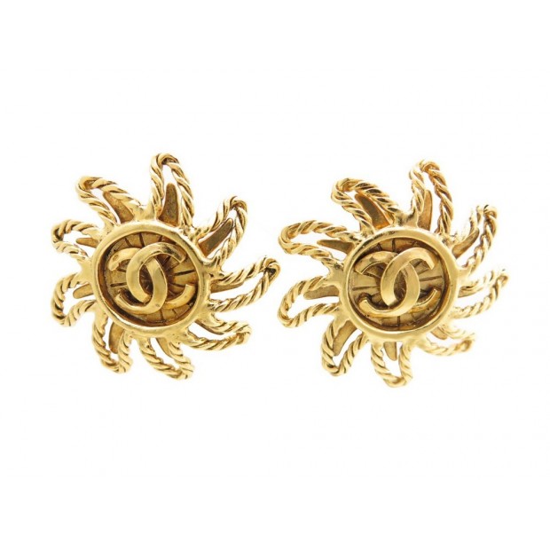 BOUCLES D'OREILLES CHANEL A CLIPS LOGO CC SOLEIL EN METAL DORE EARRINGS 340€