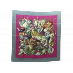 FOULARD HERMES GIBIERS 1ERE EDITION HENRI DE LINARES CARRE MAGENTA SCARF 350€