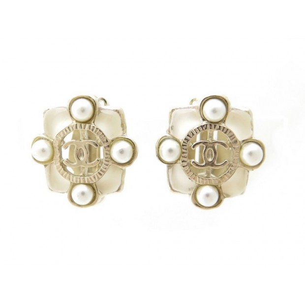 NEUF BOUCLES D'OREILLE CHANEL 1