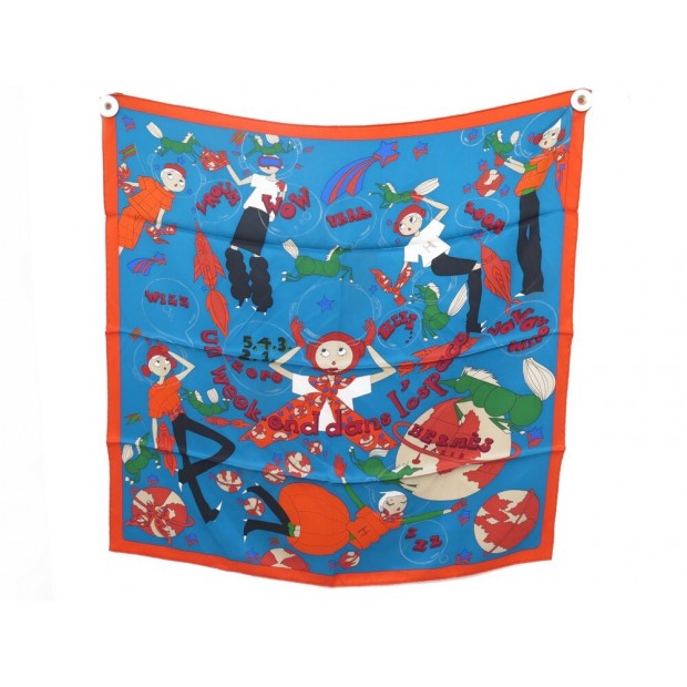 FOULARD HERMES UN WEEK END DANS L'ESPACE CARRE 70 CM SOIE BLEUE SCARF 340€