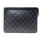 NEUF TROUSSE LOUIS VUITTON POCHETTE VOYAGE EN TOILE MONOGRAM ECLIPSE POUCH 775€