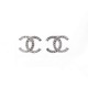 NEUF BOUCLES D'OREILLES CHANEL LOGO CC EN METAL ARGENTE & STRASS EARRINGS 390€