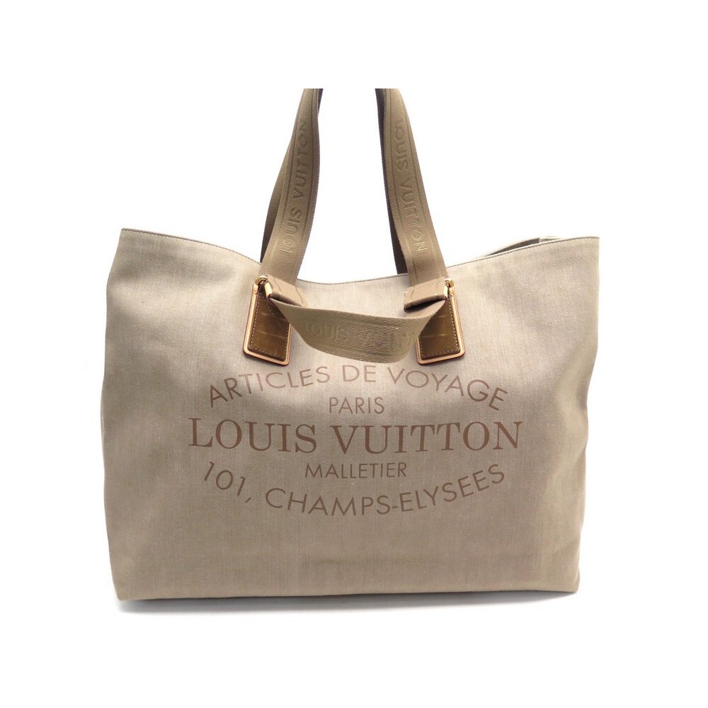 Lv Articles de voyage Louis Vuitton 101, champs elysees Paris, Women's  Fashion, Bags & Wallets, Shoulder Bags on Carousell