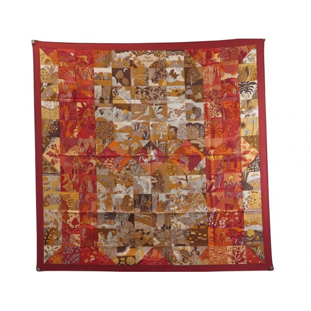 NEUF FOULARD HERMES TOUT EN QUILT CARRE 90 EN SOIE ROUGE CATY LATHAM SCARF 495€