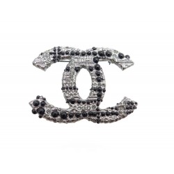 NEUF BROCHE CHANEL LOGO CC STRASS PERLES NOIRES & STRASS + BOITE SAC BROOCH 320€