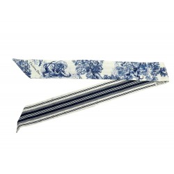 FOULARD TWILLY CHRISTIAN DIOR MITZAH TOILE DE JOUY EN SOIE BLEUE ET BLANCHE 195€