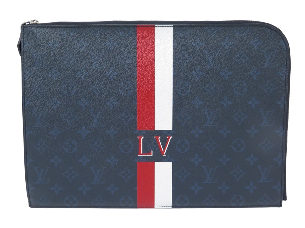 Louis Vuitton Etui Voyage MM Pochette