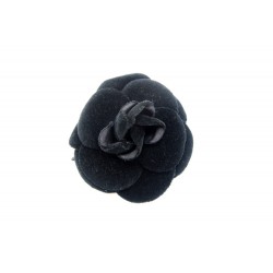 BROCHE CHANEL FLEUR CAMELIA EN VELOURS NOIR BIJOU FLOWER CANVAS BROOCH 350€