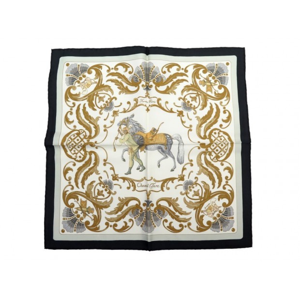 NEUF FOULARD HERMES GAVROCHE CHEVAL TURC VAUZELLES EN SOIE BLANCHE SCARF 210€