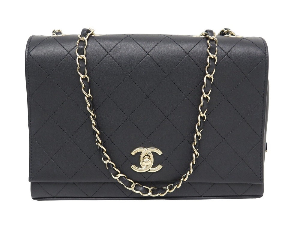 Chanel sacoche clearance