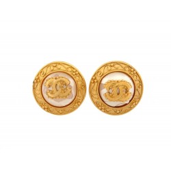 VINTAGE BOUCLES D'OREILLES CHANEL 1996 CLIPS LOGO CC PERLES BOITE EARRINGS 590€