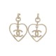 NEUF BOUCLES D'OREILLES CHANEL PENDANTES LOGO CC STRASS COEUR METAL EARRING 850€