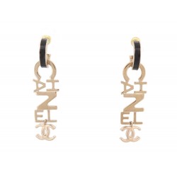 NEUF BOUCLES D'OREILLES CHANEL PENDANTES LETTRE LOGO CC METAL DORE EARRINGS 780€