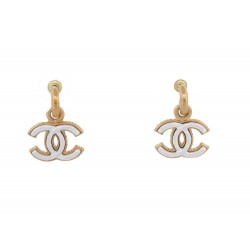 NEUF BOUCLES D'OREILLES CHANEL PENDANTES LOGO CC EMAIL BLANC METAL EARRINGS 750€