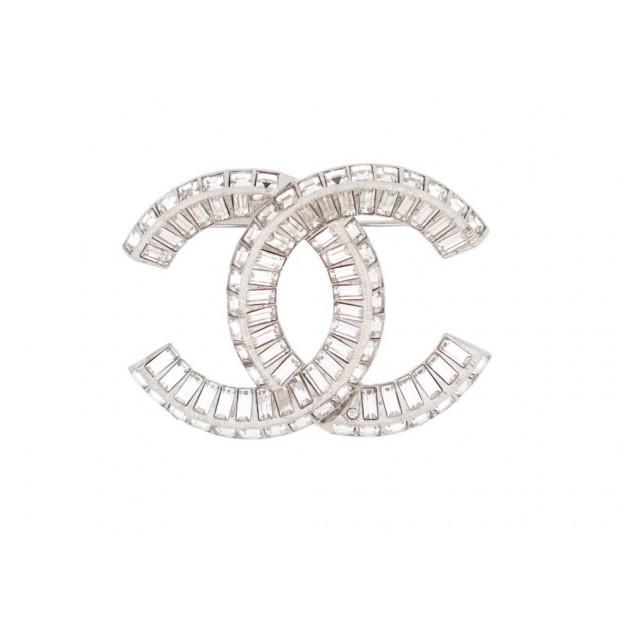 NEUF BROCHE CHANEL LOGO CC STRASS 2023 METAL ARGENTE SILVERED STEEL BROOCH 750€