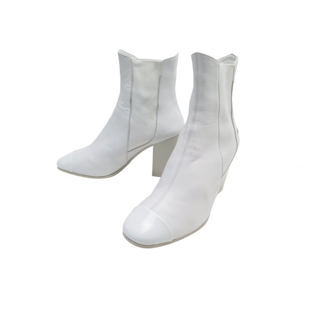 CHAUSSURES CHANEL BOTTINES A TALONS G34318 EN CUIR BLANC 38 BOOTS SHOES 1500€