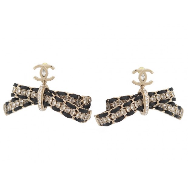 NEUF BOUCLES D'OREILLES CHANEL PENDANTES LOGO CC & NOEUD ENTRELACE EARRINGS 850€