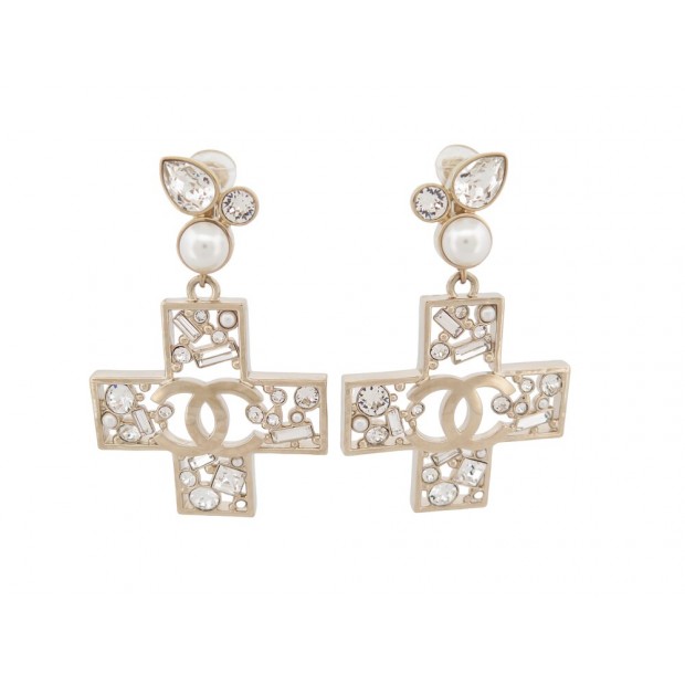 NEUF BOUCLES D'OREILLES CHANEL AB7266 PENDANTES CROIX LOGO CC STRASS PERLE 1190€